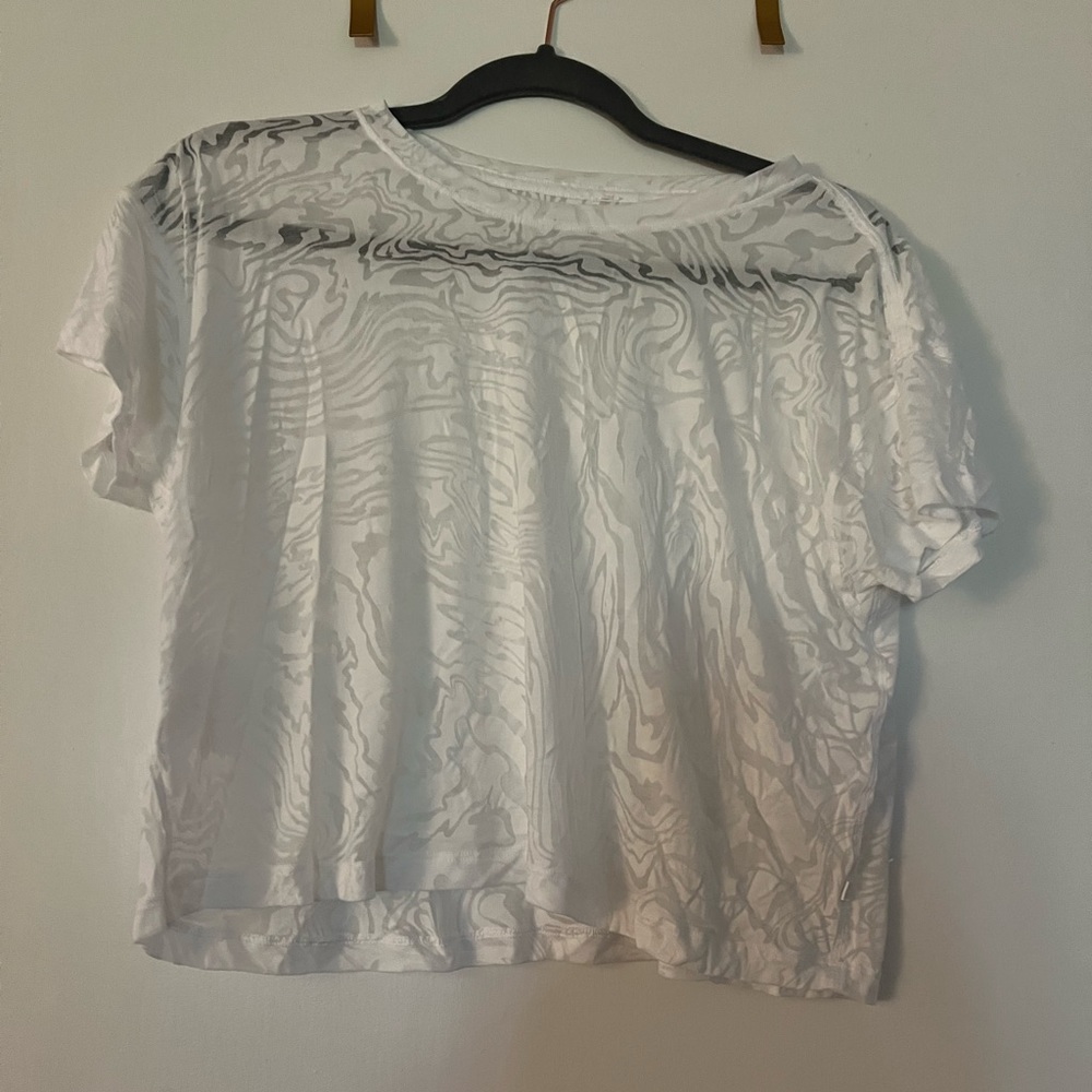 Lululemon Cropped Tee
